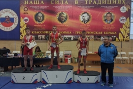Омские борцы завоевали 7 наград на всероссийских турнирах в Томске