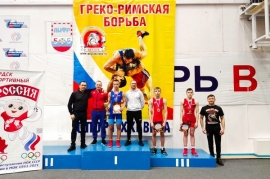 Омские борцы завоевали пять медалей на первенстве Сибири