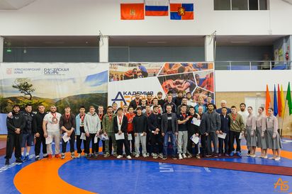 Омские борцы завоевали 4 награды чемпионата Сибири