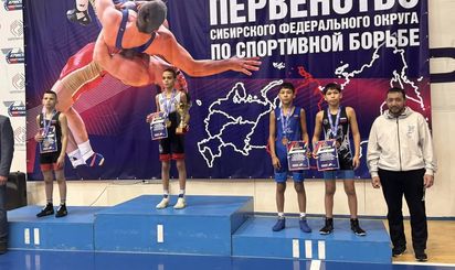 Омские борцы завоевали 6 медалей первенства СФО в Бердске