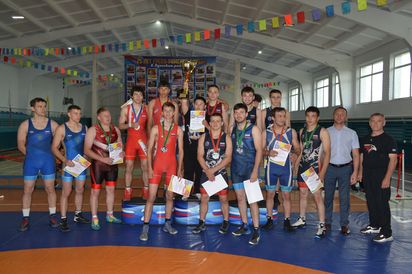 Команда Таврического района - победитель КОРОЛЕВЫ СПОРТА 2026