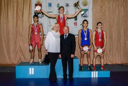 Омские борцы завоевали девять медалей первенства Сибири