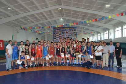 Команда Таврического района - победитель КОРОЛЕВЫ СПОРТА 2026