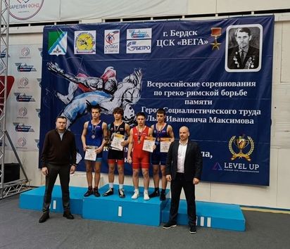 Омские борцы стали призерами всероссийских стартов в Бердске