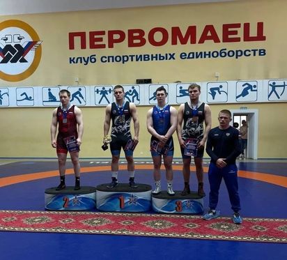 Омичи завоевали 4 медали на первенстве Сибири по греко-римской борьбе