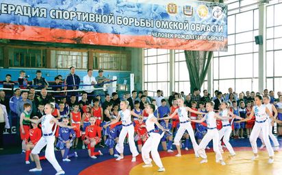 Карелин и Емельяненко посетили фестиваль единоборств СибГУФК