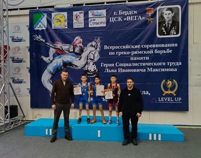 Омские борцы стали призерами всероссийских стартов в Бердске